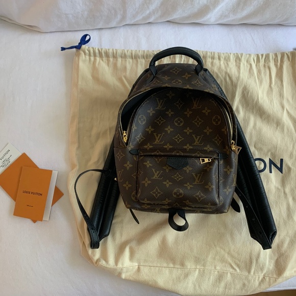 MAKE OFFER -NEW AUTHENTIC PALM SPRINGS BACKPACK PM - Picture 3 of 8